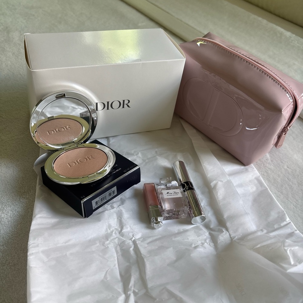 Dior Pink Compact Highlighter with Pink Makeup Pouch